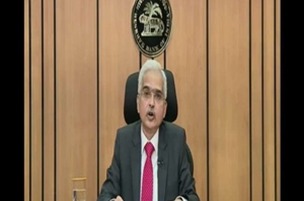 COVID ਨਾਲ ਲੜਾਈ ‘ਚ ਆਰਬੀਆਈ ਦਾ ਮਿਲਿਆ ਸਾਥ,ਐਮਰਜੈਂਸੀ ਹੈਲਥ ਸੇਵਾ ਲਈ 50000 ਕਰੋੜ ਰੁਪਏ ਦੀ ਮਦਦ ਦਾ ਐਲਾਨ