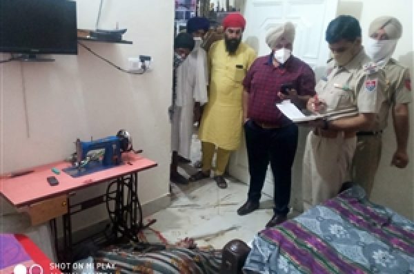 ਜ਼ਮੀਨੀ ਝਗੜੇ ਚ ਕਲਯੁੱਗੀ ਪੁੱਤ ਨੇ ਗੋਲੀ ਮਾਰ ਕੇ ਕੀਤਾ ਮਾਂ ਦਾ ਕਤਲ