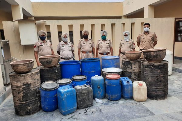 ਭਿੰਡੀ ਸੈਦਾ ਪੁਲਿਸ ਵਲੋਂ ਭਾਰੀ ਮਾਤਰਾ ਵਿਚ ਸ਼ਰਾਬ ਫੜੀ