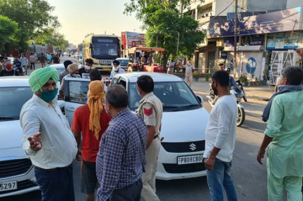 ਪਿਸਤੌਲ ਦੀ ਨੋਕ ’ਤੇ ਕਾਰ ਖੋਹ ਕੇ ਫਰਾਰ ਹੋਏ 3 ਨੌਜਵਾਨ ਸਮੁੰਦੜਾ ਪੁਲਿਸ ਨੇ ਕੀਤੇ ਕਾਬੂ