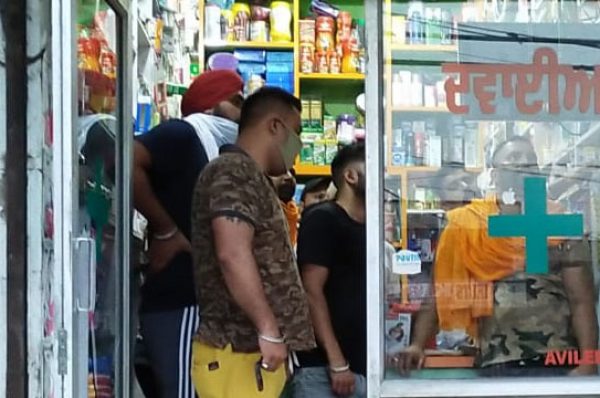 ਦਸੂਹਾ ’ਚ ਦੋ ਅਣਪਛਾਤਿਆਂ ਵਲੋਂ ਮੈਡੀਕਲ ਸਟੋਰ ’ਤੇ ਜਾਨਲੇਵਾ ਹਮਲਾ