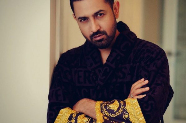 ਕਰਫ਼ਿਊ ਦੀ ਉਲੰਘਣਾ ਕਰਨ ‘ਤੇ ਗਾਇਕ ਗਿੱਪੀ ਗਰੇਵਾਲ ਸਮੇਤ ਟੀਮ ‘ਤੇ ਕੇਸ ਦਰਜ