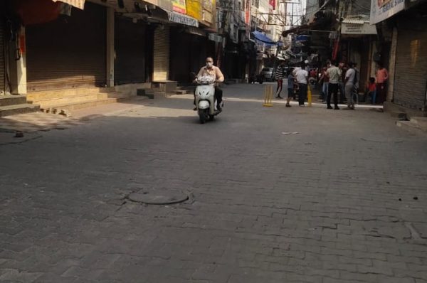 ਕੌਵੀਡ 19 ਕਰਕੇ ਅੱਜ ਸਾਰੇ ਬਜਾਰਾਂ ਵਿੱਚ ਸੰਨਾਟਾ ਪਸਰਿਆ ਲੋਕ ਹੋਏ ਪ੍ਰਸਾਨ