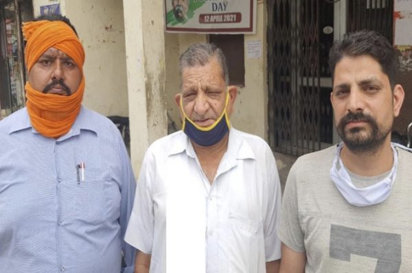 ਬੈਂਕ ‘ਚ ਪੈਸੇ ਜਮ੍ਹਾ ਕਰਵਾਉਣ ਆਏ ਬਜ਼ੁਰਗ ਦੀ ਜੇਬ ਵਿਚੋਂ 50000 ਰੁਪਏ ਲੈ ਕੇ ਲੁਟੇਰਾ ਹੋਇਆ ਰਫੂ ਚੱਕਰ