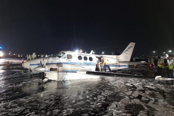 ਮੁੰਬਈ ਏਅਰਪੋਰਟ ‘ਤੇ ਬਿਨਾਂ ਪਹੀਏ ਦੇ ਜਹਾਜ਼ ਦੀ ਐਮਰਜੈਂਸੀ ਲੈਂਡਿੰਗ