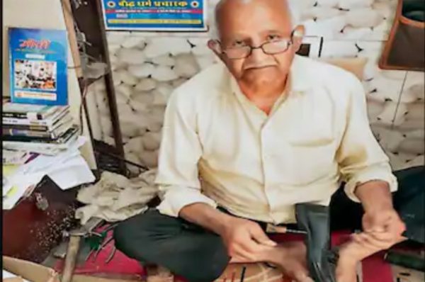 12ਵੀਂ ਪਾਸ, ਜੁੱਤੀਆਂ ਗੰਢਦੇ ਪਰ ਇਨ੍ਹਾਂ ਦੀਆਂ ਲਿਖੀਆਂ ਕਵਿਤਾਵਾਂ ਐਮਏ ‘ਚ ਪੜ੍ਹਾਈਆਂ ਜਾਂਦੀਆਂ ਹਨ