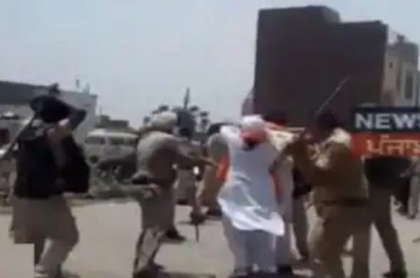 CM ਖੱਟਰ ਦਾ ਘਿਰਾਓ, ਕਿਸਾਨਾਂ ਦੀ ਪੁਲਿਸ ਨਾਲ ਝੜਪ, ਤੋੜੇ ਬੈਰੀਕੈਡ, ਪੁਲਿਸ ਵੱਲੋਂ ਲਾਠੀਚਾਰਜ