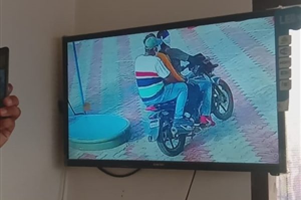 ਬਦਮਾਸ਼ਾਂ ਨੇ ਪਿਸਤੌਲ ਦੀ ਨੋਕ ‘ਤੇ ਪੈਟਰੋਲ ਪੰਪ ਦੇ ਕਰਿੰਦੇ ਕੋਲੋਂ ਲੁੱਟੀ ਨਕਦੀ, ਘਟਨਾ ਸੀਸੀਟੀਵੀ ਕੈਮਰੇ ‘ਚ ਕੈਦ