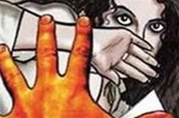 ਪਤਨੀ ਦੀ ਸਹੇਲੀ ਨਾਲ ਕੀਤਾ ਜਬਰ ਜਨਾਹ, ਬਲੈਕਮੇਲ ਕਰਕੇ ਧੀ ਨਾਲ ਕੀਤੀ ਛੇੜਛਾੜ