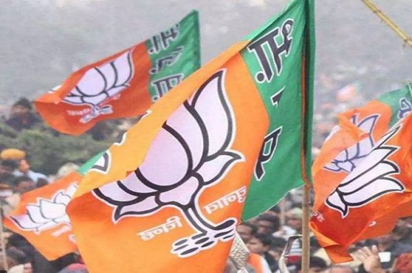 ਭਾਜਪਾ ਨੂੰ ਲੱਗਾ ਕਰਾਰਾ ਝਟਕਾ, 25 ਭਾਜਪਾ ਪਰਿਵਾਰ ਅਕਾਲੀ ਦਲ ਵਿਚ ਸ਼ਾਮਲ