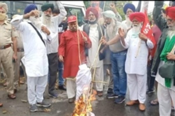 ਸੋਮ ਪ੍ਰਕਾਸ਼- ਗੋ ਬੈਕ’, ‘ਮੋਦੀ ਸਰਕਾਰ-ਮੁਰਦਾਬਾਦ’ ਦੇ ਨਾਅਰੇ ਲਾ ਕੇ ਕਿਸਾਨਾਂ ਨੇ ਕੀਤਾ ਕੇਂਦਰੀ ਰਾਜ ਮੰਤਰੀ ਦਾ ਵਿਰੋਧ