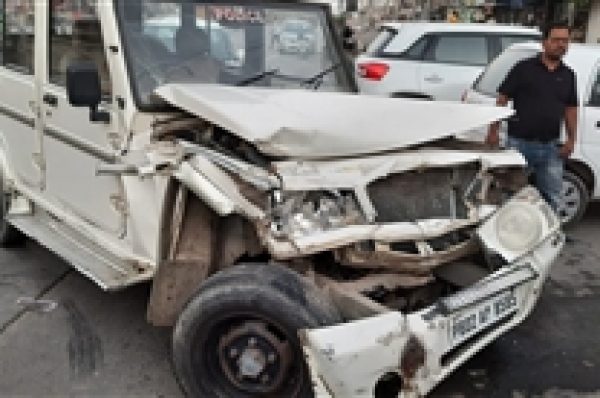 ਚਲਾਨ ਕੱਟੇ ਜਾਣ ਤੋਂ ਭੜਕੇ ਵਿਅਕਤੀ ਨੇ ਪੁਲਿਸ ਦੀ ਸਰਕਾਰੀ ਗੱਡੀ ਭੰਨੀ, ਮੌਕੇ ‘ਤੇ ਕਾਬੂ ਕੀਤਾ