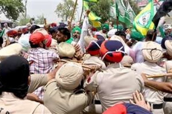 ਕਿਸਾਨਾਂ ਨੇ ਭਾਜਪਾ ਆਗੂ ਸ਼ਵੇਤ ਮਲਿਕ ਦਾ ਬਠਿੰਡਾ ‘ਚ ਕੀਤਾ ਤਿੱਖਾ ਵਿਰੋਧ