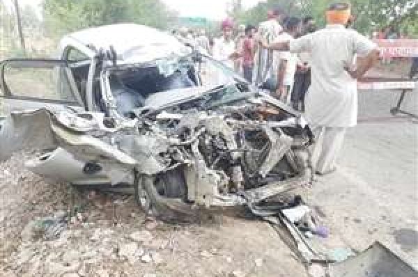 ਮਾਨਸਾ ਨੇੜੇ ਬੱਸ ਅਤੇ ਕਾਰ ਦੀ ਆਹਮੋ-ਸਾਹਮਣੀ ਟੱਕਰ ‘ਚ 6 ਵਿਅਕਤੀਆਂ ਦੀ ਮੌਤ,ਅੰਮ੍ਰਿਤਸਰ ਜ਼ਿਲ੍ਹੇ ਨਾਲ ਸਬੰਧਤ ਹਨ ਮ੍ਰਿਤਕ