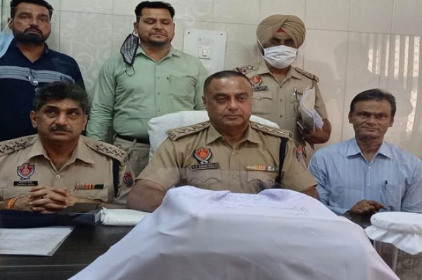 3 ਲੱਖ 4 ਹਜ਼ਾਰ ਰੁਪਏ ਦੀ ਜਾਅਲੀ ਕਰੰਸੀ ਨਾਲ 3 ਕਾਬੂ