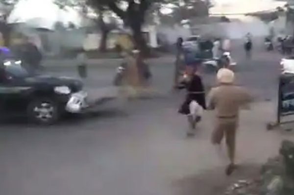 ਤਿੰਨ ਪੁਲਿਸ ਮੁਲਾਜ਼ਮਾਂ ਨੂੰ ਜ਼ਖ਼ਮੀ ਕਰਕੇ ਨਸ਼ੇ ਸਮੇਤ ਕਾਬੂ ਕੀਤਾ ਨਸ਼ਾ ਤਸਕਰ ਨੂੰ ਛਡਾਇਆ