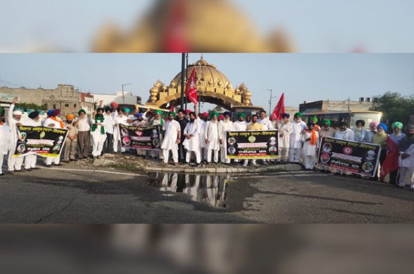 ਗੋਲਡਨ ਗੇਟ ਨਿਊ ਅੰਮ੍ਰਿਤਸਰ ਤੋਂ ਕਿਸਾਨਾਂ ਦਾ ਕਾਫ਼ਲਾ ਚੰਡੀਗੜ੍ਹ ਮੰਗ ਪੱਤਰ ਦੇਣ ਲਈ ਰਵਾਨਾ