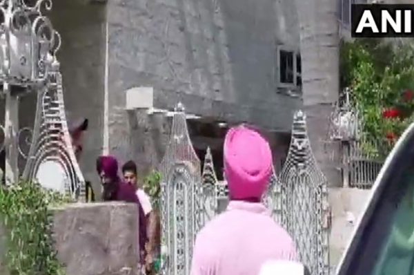 ਰਾਹੁਲ ਗਾਂਧੀ ਨੂੰ ਮਿਲਣ ਲਈ ਸਿੱਧੂ ਆਪਣੀ ਰਿਹਾਇਸ਼ ਤੋਂ ਹੋਏ ਰਵਾਨਾ