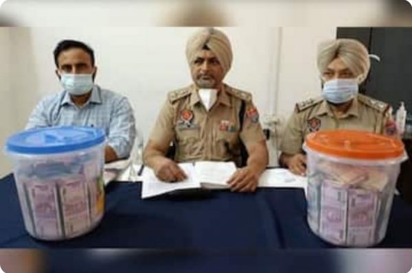 ਬਟਾਲਾ : ਹੈਰੋਇਨ ਸਮੱਗਲਰ ਕੋਲੋਂ 35 ਲੱਖ ਰੁਪਏ ਦੀ ਡਰੱਗ ਮਨੀ ਅਤੇ ਹਥਿਆਰ ਬਰਾਮਦ