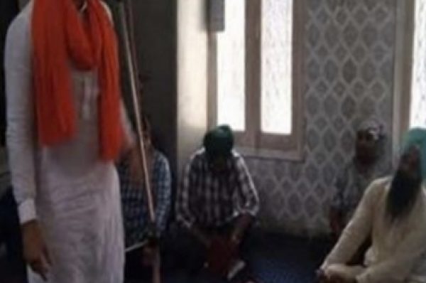 ਗੜ੍ਹਸ਼ੰਕਰ ਪੁੱਜੇ ਦੀਪ ਸਿੱਧੂ ਬੋਲੇ, ਨੌਜਵਾਨ ਤੇ ਬਜ਼ੁਰਗ ਏਕੇ ‘ਚ ਚੱਲਣ ਤਾਂ ਸਰਕਾਰ ਟਿਕ ਨਹੀਂ ਸਕਦੀ