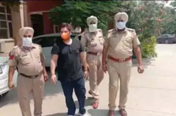 ਰਾਜਪੁਰਾ: ਪੁਲਿਸ ਨੇ ਨੌਜਵਾਨ ਨੂੰ ਪਿਸਤੌਲ, ਕਾਰਤੂਸ, ਲੈਪਟਾਪ ਤੇ 35 ਸਿਮ ਸਣੇ ਕੀਤਾ ਕਾਬੂ