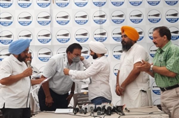 ਪੰਜਾਬ ਦੇ ਨਾਮਵਰ ਖਿਡਾਰੀ ਵੱਡੀ ਗਿਣਤੀ ‘ਚ ਆਮ ਆਦਮੀ ਪਾਰਟੀ ‘ਚ ਹੋਏ ਸ਼ਾਮਲ