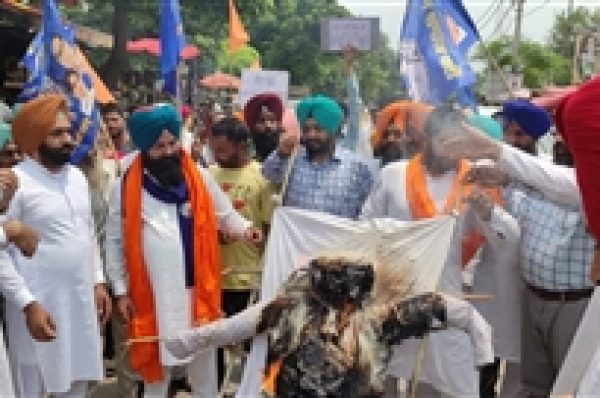 ਆਮ ਆਦਮੀ ਪਾਰਟੀ ਮੁਆਫ਼ੀ ਮੰਗ ਪਾਰਟੀ’, ‘ਆਪ’ ਬੜਬੋਲੀ ਆਗੂ ਅਨਮੋਲ ਗਗਨ ਮਾਨ ਨੂੰ ਬਰਖ਼ਾਸਤ ਕਰੇ : ਜਸਵੀਰ ਸਿੰਘ ਗੜ੍ਹੀ