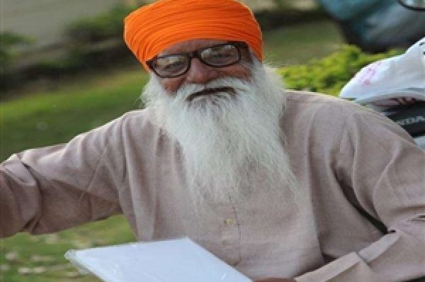 ਕਰੋੜਾਂ ਰੁਪਏ ਦੀ ਜਾਇਦਾਦ ਹੜੱਪਣ ਤੋਂ ਬਾਅਦ ਪਰਿਵਾਰਕ ਮੈਂਬਰਾਂ ਨੇ ਘਰੋਂ ਕੱਢਿਆ, ਪਰੇਸ਼ਾਨ ਬਜ਼ੁਰਗ ਨੇ ਬਿਰਧ ਆਸ਼ਰਮ ‘ਚ ਕੀਤੀ ਖ਼ੁਦਕੁਸ਼ੀ