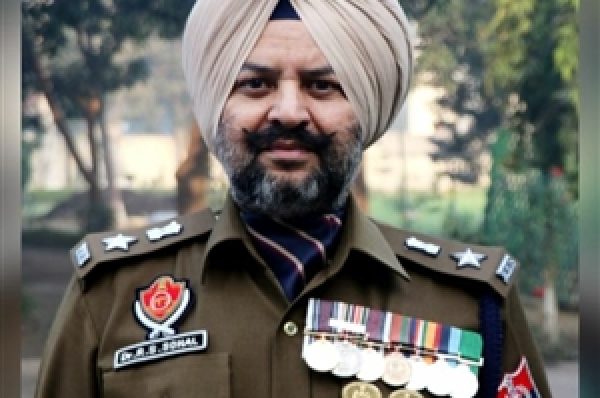 ਬੇਅਦਬੀ ਮਾਮਲਾ : ਭਗੌੜੇ ਤਿੰਨ ਡੇਰਾ ਪ੍ਰੇਮੀਆਂ ਦੀ ਗ੍ਰਿਫ਼ਤਾਰੀ ਲਈ ਪੰਜਾਬ, ਹਰਿਆਣਾ ਤੇ ਰਾਜਸਥਾਨ ‘ਚ ਛਾਪੇਮਾਰੀ