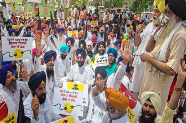 ਸ਼੍ਰੋਮਣੀ ਅਕਾਲੀ ਦਲ ਤੇ ਬਸਪਾ ਵਲੋਂ ਨਾਕਸ ਬਿਜਲੀ ਸਪਲਾਈ ਨੂੰ ਲੈ ਕੇ ਜ਼ਿਲੇ ਵਿਚ ਵੱਖ – ਵੱਖ ਬਿਜਲੀ ਘਰਾਂ ਸਾਮਣੇ ਰੋਸ ਪ੍ਰਦਰਸ਼ਨ