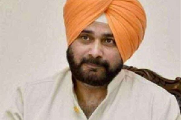 ਵਿਧਾਇਕ ਜਲਾਲਪੁਰ ਨੂੰ ਮਿਲਣ ਤੋਂ ਬਾਅਦ ਅਕਾਲੀ ਦਲ ਨੇ ਪੰਜਾਬ ਕਾਂਗਰਸ ਦੇ ਪ੍ਰਧਾਨ ਨਵਜੋਤ ਸਿੱਧੂ ਨੂੰ ਘੇਰਿਆ