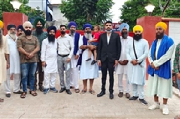 ਪਵਿੱਤਰ ਗੁਰਬਾਣੀ ਦੀਆਂ ਤੁਕਾਂ ਤੋੜ ਮਰੋੜ ਕੇ ਪੇਸ਼ ਕਰਨ ‘ਤੇ ਢਾਬਾ ਮਾਲਕ ਖ਼ਿਲਾਫ਼ ਮਾਮਲਾ ਦਰਜ