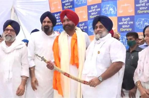 ਦੁਆਬਾ ਵਿਚ ਕਾਂਗਰਸ ਨੂੰ ਵੱਡਾ ਝਟਕਾ,ਜਲੰਧਰ ਕੈਂਟ ਤੋਂ ਸੀਨੀਅਰ ਕਾਂਗਰਸੀ ਆਗੂ ਜਗਬੀਰ ਸਿੰਘ ਬਰਾੜ ਸ਼੍ਰੋਮਣੀ ਅਕਾਲੀ ਦਲ ‘ਚ ਸ਼ਾਮਿਲ