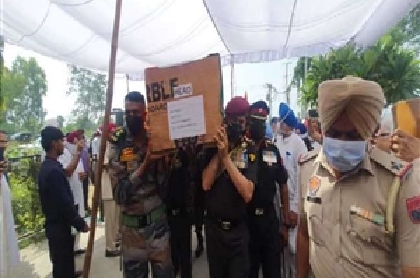 ਅੰਮ੍ਰਿਤਸਰ ਪੁੱਜੀ ਲੈਫਟੀਨੈਂਟ ਕਰਨਲ ਅਭੀਤ ਸਿੰਘ ਬਾਠ ਦੀ ਡੈੱਡਬਾਡੀ, ਥੋੜ੍ਹੀ ਦੇਰ ਬਾਅਦ ਹੋਵੇਗਾ ਸਸਕਾਰ