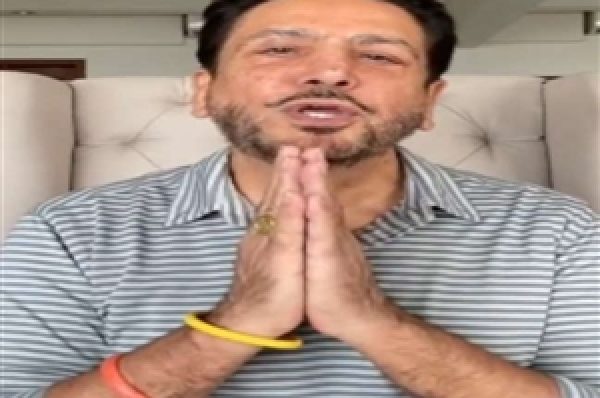 ਵਿਵਾਦ ਤੋਂ ਬਾਅਦ ਪੰਜਾਬੀ ਗਾਇਕ Gurdas Maan ਨੇ ਮੰਗੀ ਮਾਫ਼ੀ, Social Media ‘ਤੇ ਸ਼ੇਅਰ ਕੀਤੀ ਵੀਡੀਓ