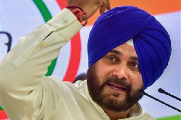 ਸਿੱਧੂ ਦੀ ਹਾਈਕਮਾਨ ਨੂੰ ਲਲਕਾਰ,ਕਿਹਾ-ਫੈਸਲੇ ਲੈਣ ਦੀ ਤਾਕਤ ਨਾ ਮਿਲੀ ਤਾਂ ਇੱਟ ਨਾਲ ਇੱਟ ਖਡ਼ਕਾ ਦੇਵਾਂਗਾ