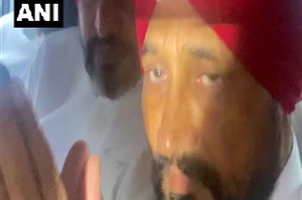ਚਰਨਜੀਤ ਸਿੰਘ ਚੰਨੀ ਬਣੇ ਪੰਜਾਬ ਦੇ ਨਵੇਂ CM, ਕੱਲ੍ਹ 11 ਵਜੇ ਚੁੱਕਣਗੇ ਸਹੁੰ