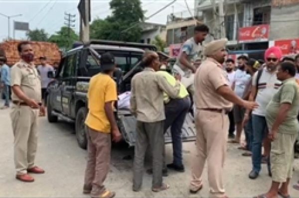 ਓਵਰਲੋਡ ਟਰੈਕਟਰ ਟਰਾਲੀ ਨੇ ਫਿਰ ਲਈ ਇੱਕ ਜਾਨ, ਟ੍ਰੈਫਿਕ ਪੁਲਸ ਦੀ ਲਾਪ੍ਰਵਾਹੀ ਕਾਰਨ ਹੋ ਰਹੇ ਹਨ ਹਾਦਸੇ