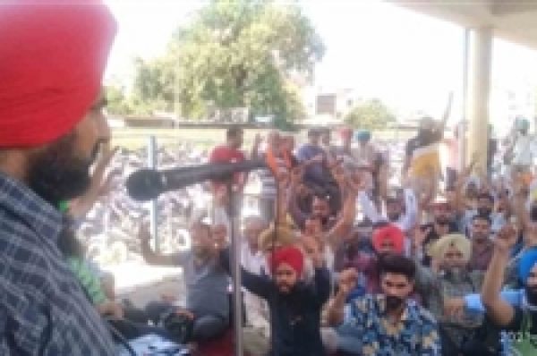 ਕੰਟਰੈਕਟ ਕਾਮਿਆਂ ਨੇ 2 ਘੰਟੇ ਬੱਸਾਂ ਬੰਦ ਕਰ ਕੇ ਪ੍ਰਗਟਾਇਆ ਰੋਸ