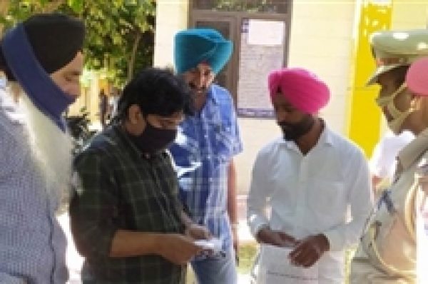 ਲੋਕਾਂ ਦੀਆਂ ਸ਼ਿਕਾਇਤਾਂ ਕਾਰਨ ਐੱਸਡੀਐੱਮ ਵੱਲੋਂ ਸੇਵਾ ਕੇਂਦਰ ਦੀ ਚੈਕਿੰਗ