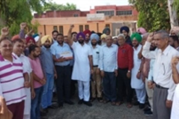 ਸੜਕ ਹਾਦਸੇ ‘ਚ ਪਿੰਡ ਪੰਡੋਰੀ ਦੇ ਨੌਜਵਾਨ ਦੀ ਹੋਈ ਮੌਤ