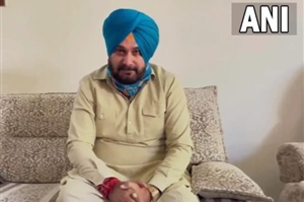 ਅਸਤੀਫ਼ਾ ਦੇਣ ਤੋਂ ਬਾਅਦ ਨਵਜੋਤ ਸਿੰਘ ਸਿੱਧੂ ਦਾ ਪਹਿਲਾ ਵੀਡੀਓ ਟਵੀਟ, ਦੇਖੋ ਨਵੇਂ ਮੰਤਰੀਆਂ ਤੇ ਅਧਿਕਾਰੀਆਂ ਬਾਰੇ ਕੀ ਬੋਲੇ