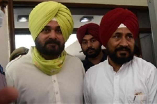 ਅੱਜ 3 ਵਜੇ ਮਿਲਣਗੇ ਮੁੱਖ ਮੰਤਰੀ ਚੰਨੀ ਤੇ ਨਵਜੋਤ ਸਿੱਧੂ, ਨਿਕਲ ਸਕਦੈ ਹੱਲ