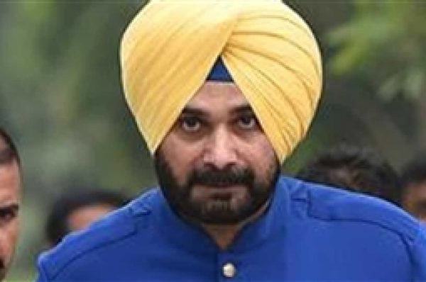 ਨਵਜੋਤ ਸਿੰਘ ਸਿੱਧੂ ਦਾ ਨਵਾਂ ਟਵੀਟ, ਲਿਖਿਆ- ਅਹੁਦਾ ਰਹੇ ਜਾਂ ਨਾ ਰਹੇ ਰਾਹੁਲ ਤੇ ਪ੍ਰਿਅੰਕਾ ਗਾਂਧੀ ਨਾਲ ਹਮੇਸ਼ਾ ਖੜ੍ਹਾ ਰਹਾਂਗਾ