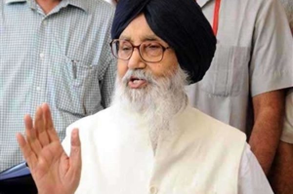 ਬੀਐਸਐਫ ਦਾ ਦਾਇਰਾ ਵਧਾਉਣ ਨੂੰ ਲੈ ਕੇ ਪੰਜਾਬ ‘ਚ ਸਿਆਸਤ ਤੇਜ਼, ਬਾਦਲ ਨੇ ਇਸ ਦੇ ਬਹਾਨੇ ਵਿਰੋਧੀ ਏਕਤਾ ਦੀ ਬਹਿਸ ਸ਼ੁਰੂ ਕੀਤੀ