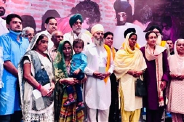 ਲਖੀਮਪੁਰ ਖੀਰੀ ਹਿੰਸਾ ‘ਚ ਜਾਨ ਗਵਾਉਣ ਵਾਲੇ ਚਾਰ ਕਿਸਾਨਾਂ ਤੇ ਇਕ ਪੱਤਰਕਾਰ ਦੇ ਪਰਿਵਾਰ ਨੂੰ ਮੁਆਵਜ਼ਾ ਰਾਸ਼ੀ ਜਾਰੀ