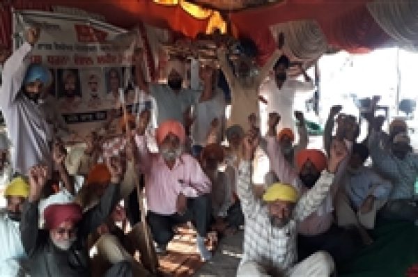 ਸੇਵਾਮੁਕਤ ਹੋਮ ਗਾਰਡਾਂ ਦੀ ਚੌਥੀ ਦੀਵਾਲੀ ਵੀ ਤੰਬੂਆਂ ’ਚ ਲੰਘੇਗੀ, ਕਰ ਰਹੇ ਪੈਨਸ਼ਨ ਬਹਾਲੀ ਦੀ ਮੰਗ