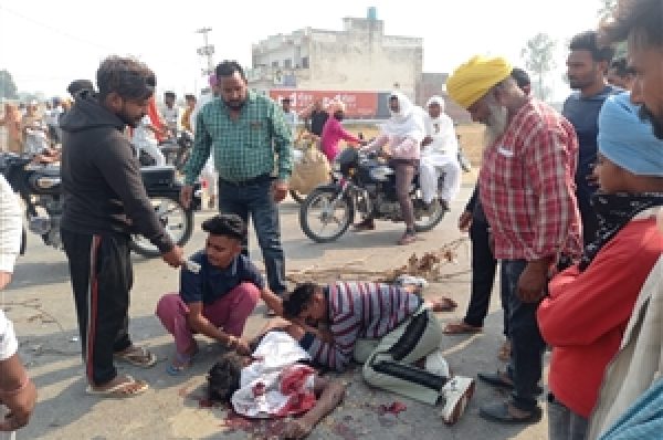 ਅੰਮ੍ਰਿਤਸਰ-ਖੇਮਕਰਨ ਰੋਡ ‘ਤੇ ਵਾਪਰਿਆ ਹਾਦਸਾ, ਟਰੱਕ ਦੀ ਲਪੇਟ ‘ਚ ਆਉਣ ਨਾਲ ਬਾਈਕ ਸਵਾਰ ਦੋ ਨੌਜਵਾਨਾਂ ਦੀ ਮੌਤ