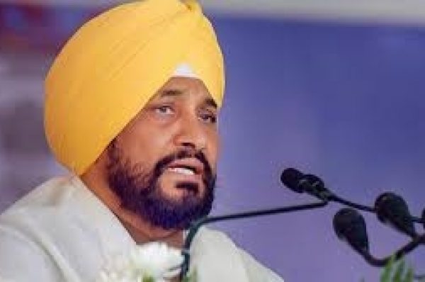 CM ਚੰਨੀ ਦਾ ਵੱਡਾ ਐਲਾਨ- ਪੰਜਾਬ ‘ਚ ਕਿਸੇ ਵੀ ਸੂਰਤ ‘ਚ ਲਾਗੂ ਨਹੀਂ ਹੋਣਗੇ ਤਿੰਨੋਂ ਖੇਤੀ ਕਾਨੂੰਨ, ਗੰਨੇ ਦੇ MSP ‘ਚ 50 ਰੁਪਏ ਦਾ ਵਾਧਾ, ਪੜ੍ਹੋ ਹੋਰ ਕਿਹੜੇ ਐਲਾਨ ਕੀਤੇ