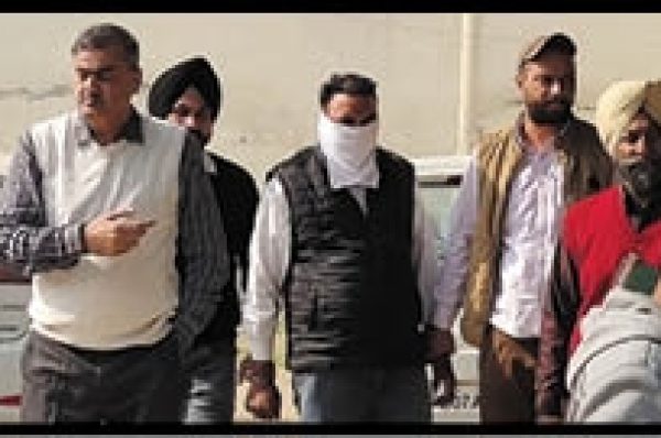 10 ਹਜ਼ਾਰ ਰੁਪਏ ਦੀ ਰਿਸ਼ਵਤ ਲੈਂਦਿਆਂ ਪਟਵਾਰੀ ਰੰਗੇ ਹੱਥੀਂ ਕਾਬੂ